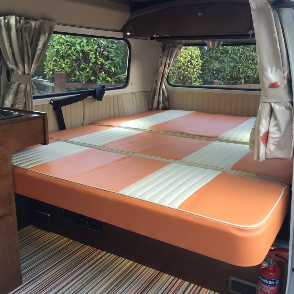 Full width rock and roll bed